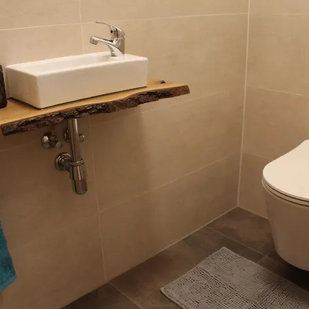 Eiter * ארצל אים פלאצטל