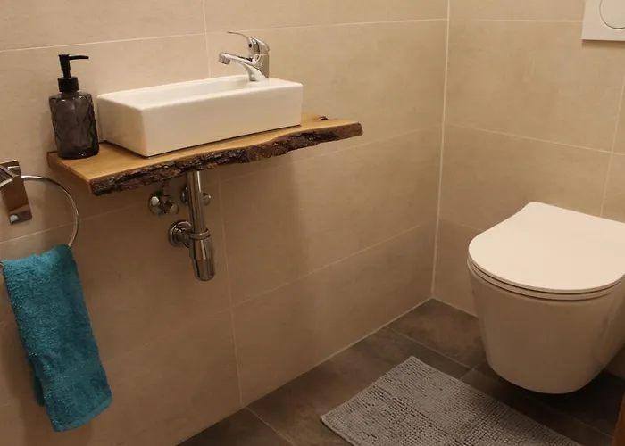 Eiter * ארצל אים פלאצטל